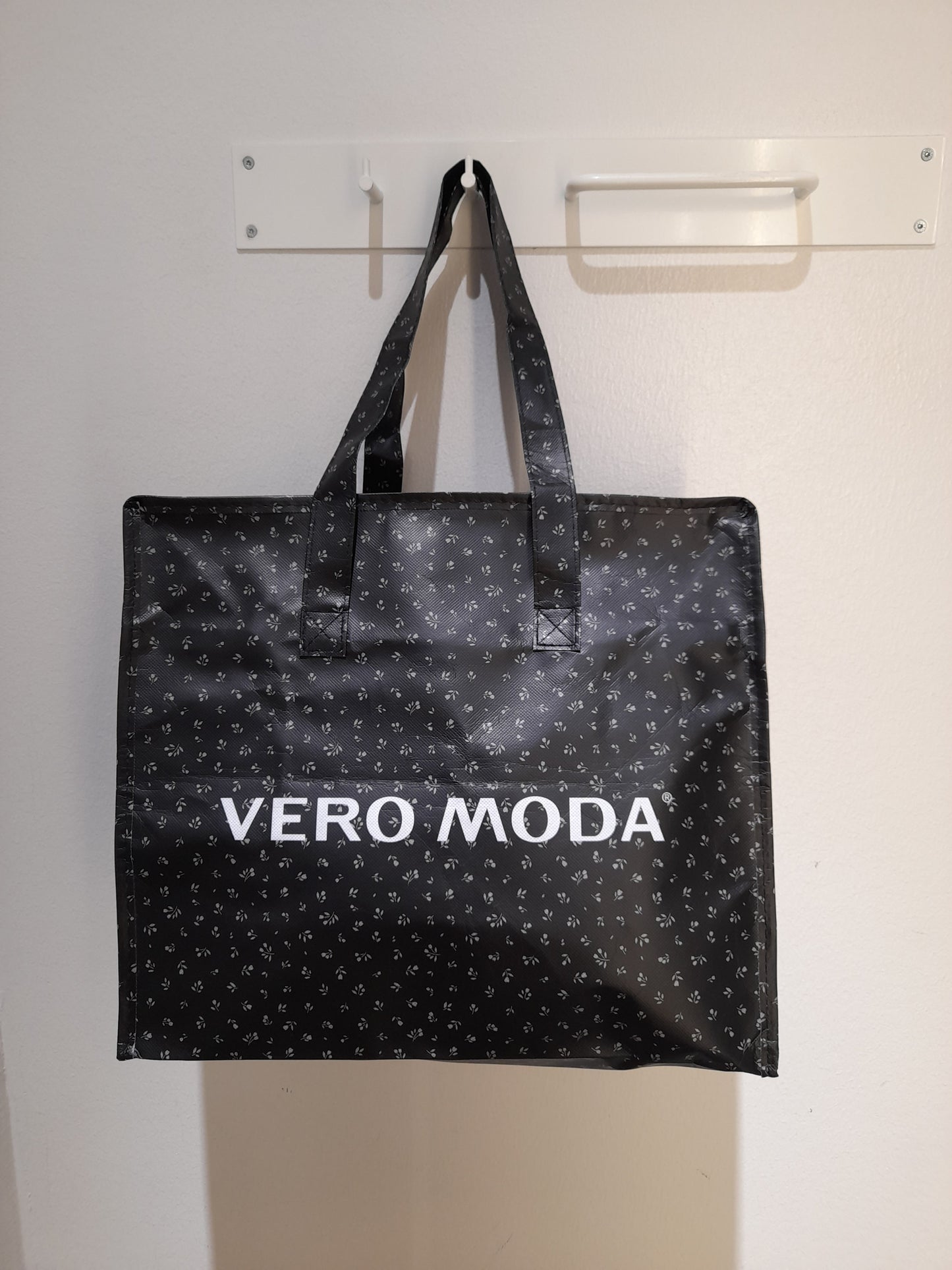 VMSHOPPING Shopping Bag - Black